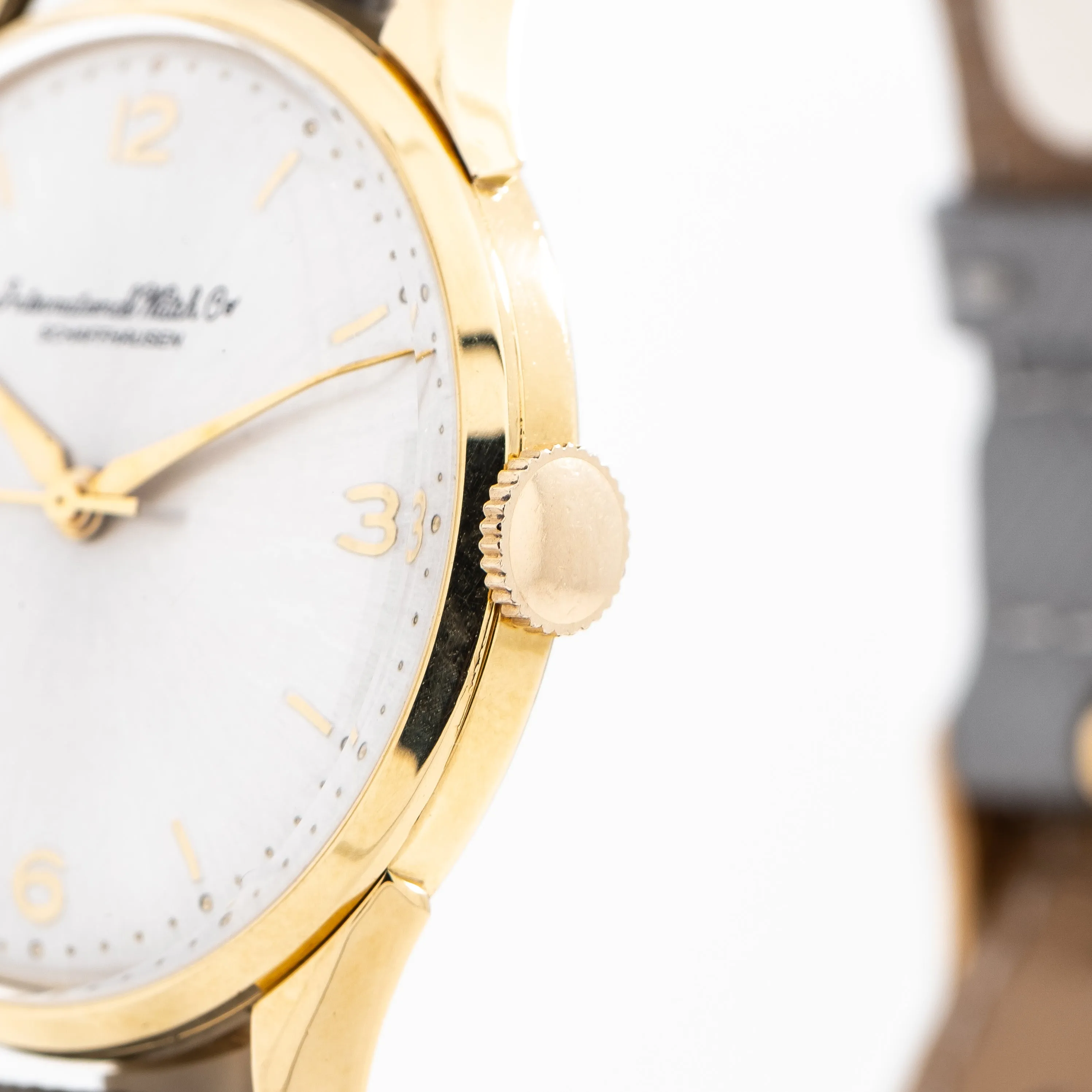 1957 Vintage IWC C 89 in Solid 18k Yellow Gold ( #14309)