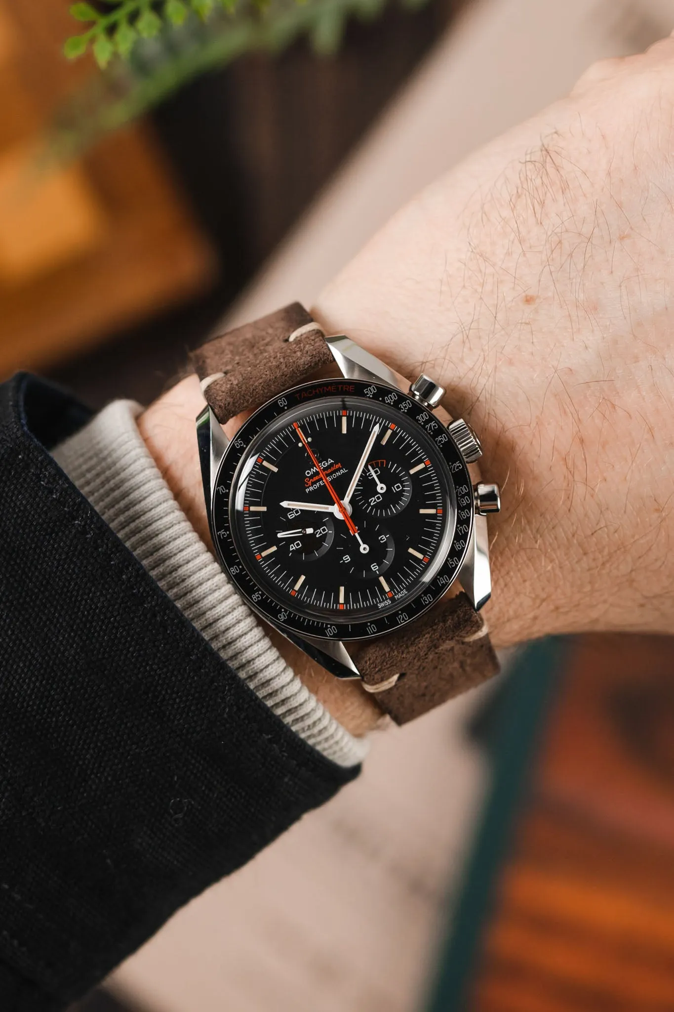 JPM Italian Distressed Tasso Leather Watch Strap in BROWN