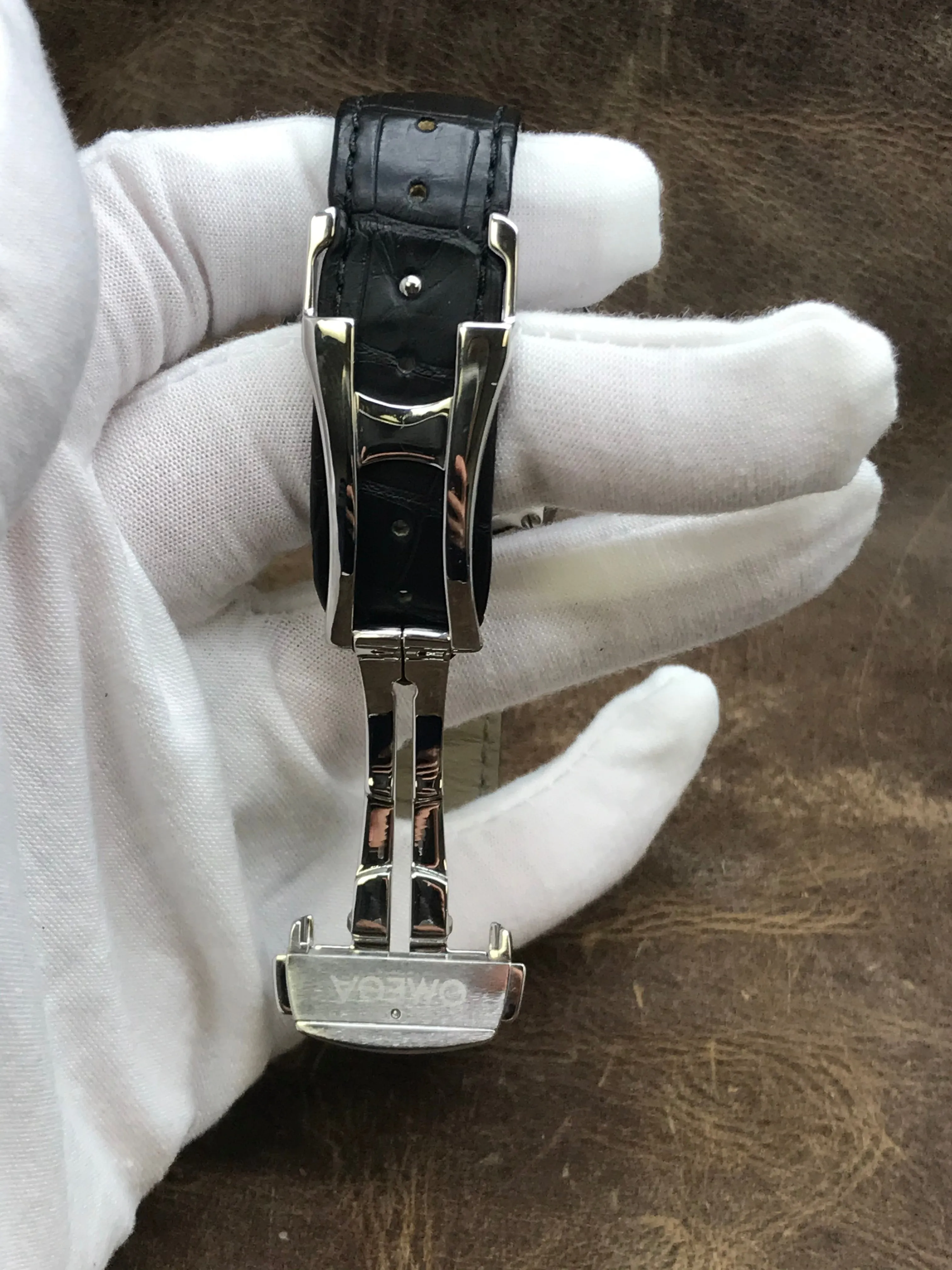 Omega De Ville Hour Vision 431.33.41.21.01.001 Black & Silver Dial Automatic Men's Watch
