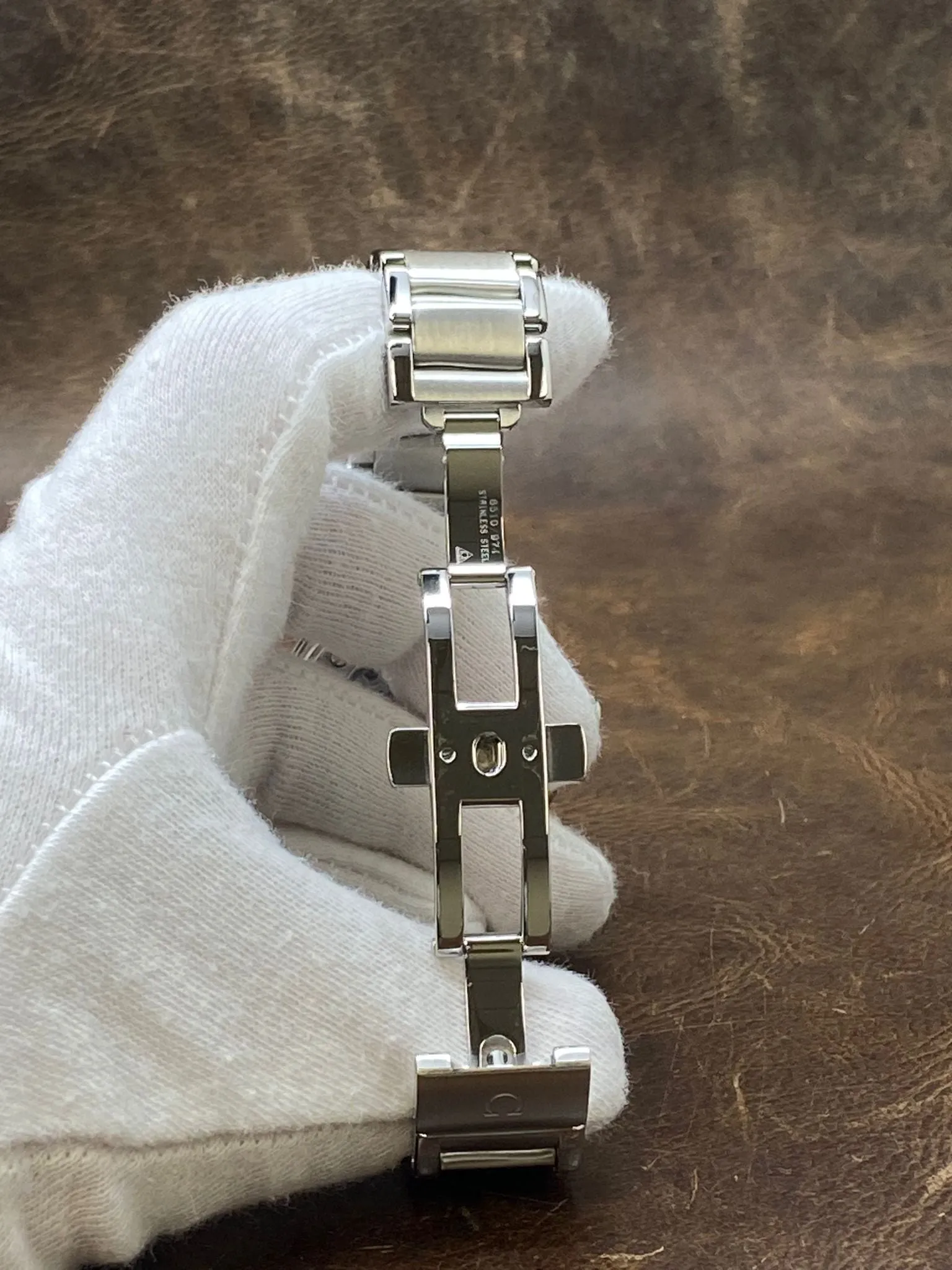 Omega Ladymatic 425.33.34.20.55.001  MOP Diamond Dial Automatic Women's Watch