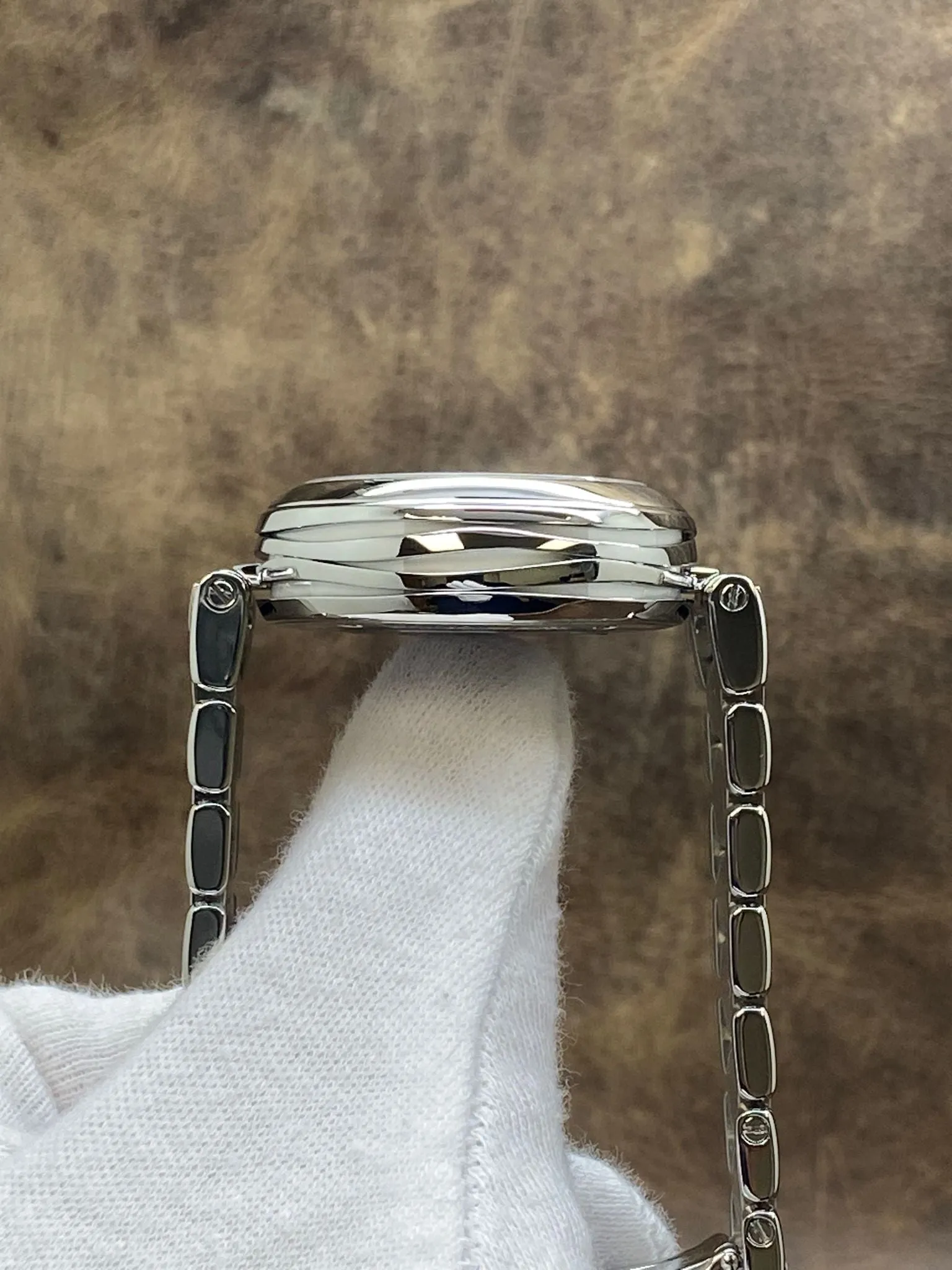 Omega Ladymatic 425.33.34.20.55.001  MOP Diamond Dial Automatic Women's Watch