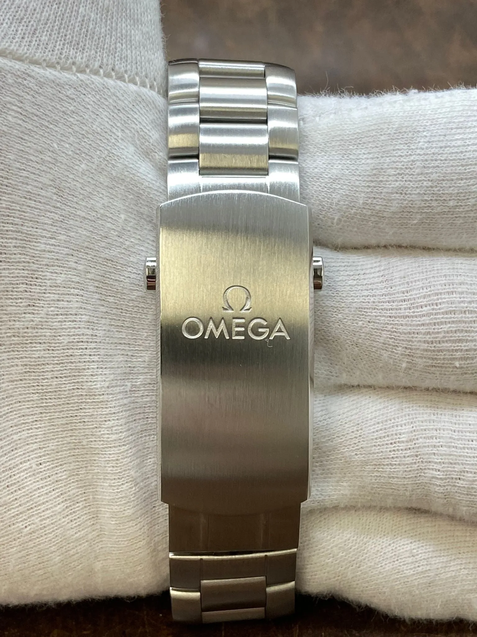 Omega SEAMASTER PLANET OCEAN 600M 43.5mm 215.30.44.21.04.001  White Dial Automatic Men's Watch