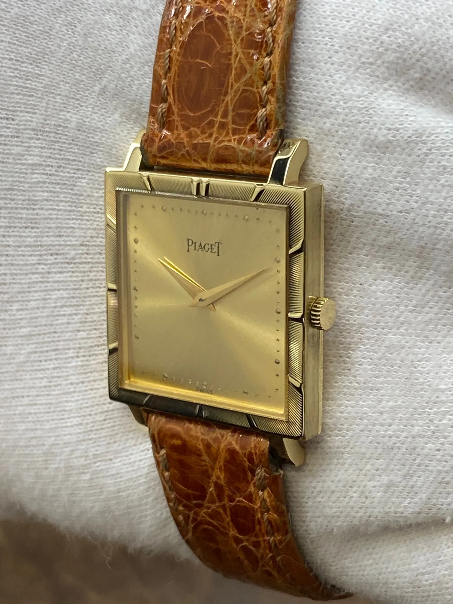 Piaget Tank Ultra Thin 927 Champagne Dial Manual Wind Men's Watch