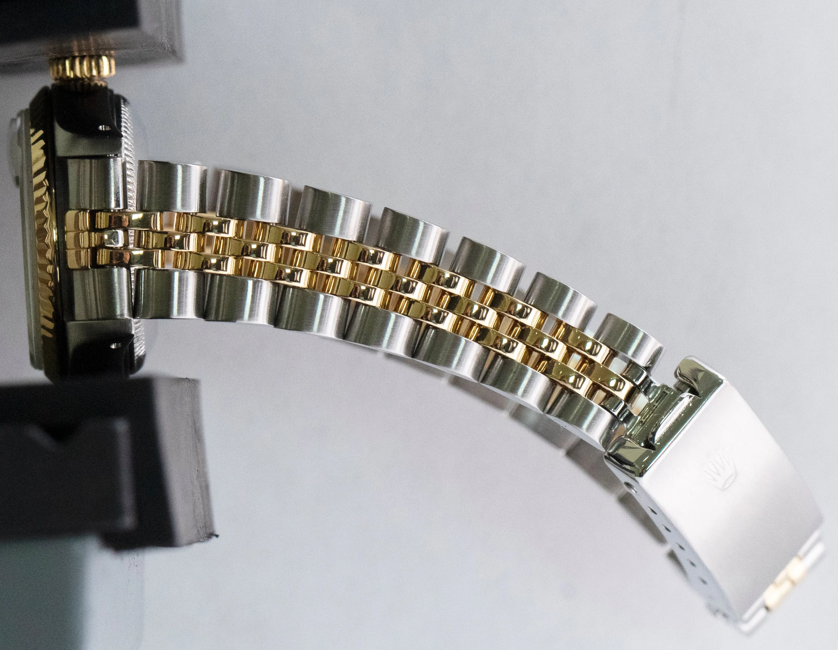 Rolex DateJust FACTORY DIAMOND Silver Two-Tone 18K Yellow Gold 26mm Watch 69173