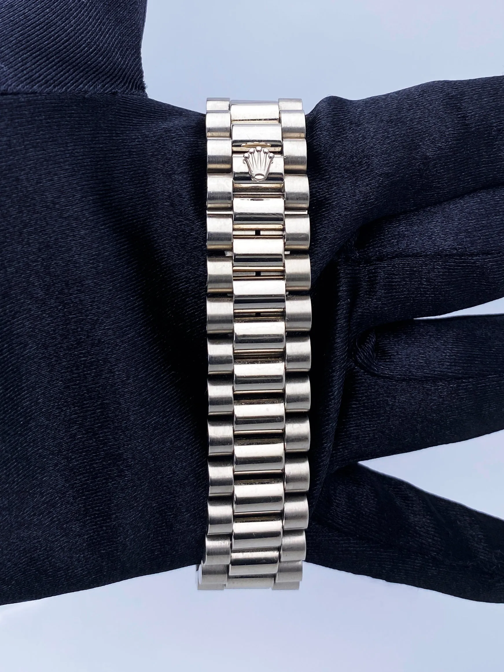 Rolex Day Date 18239 President 18K White Gold Diamond Dial Mens Watch