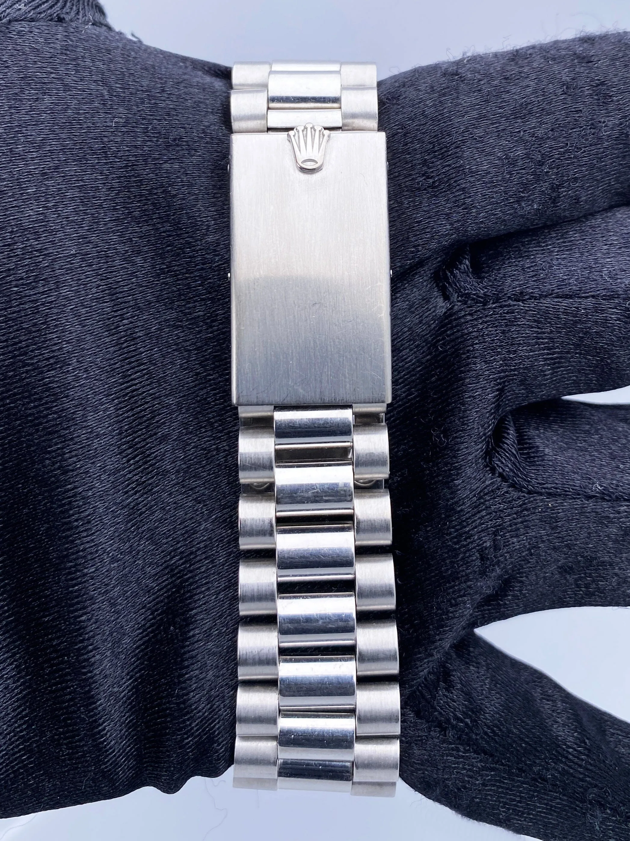 Rolex Day-Date President 1804 Diamond 18K White Gold Mens Watch