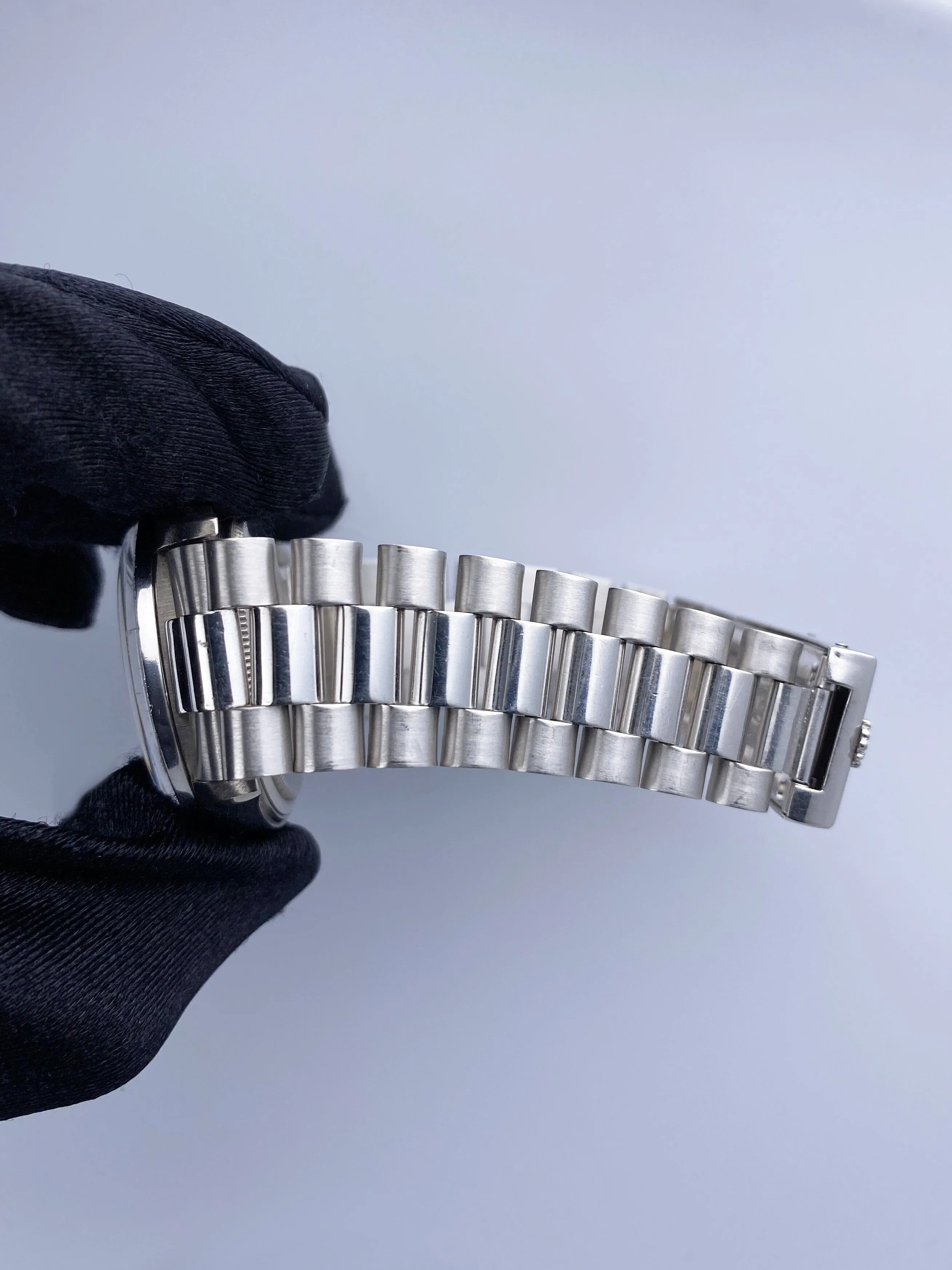 Rolex Day-Date President 1804 Diamond 18K White Gold Mens Watch