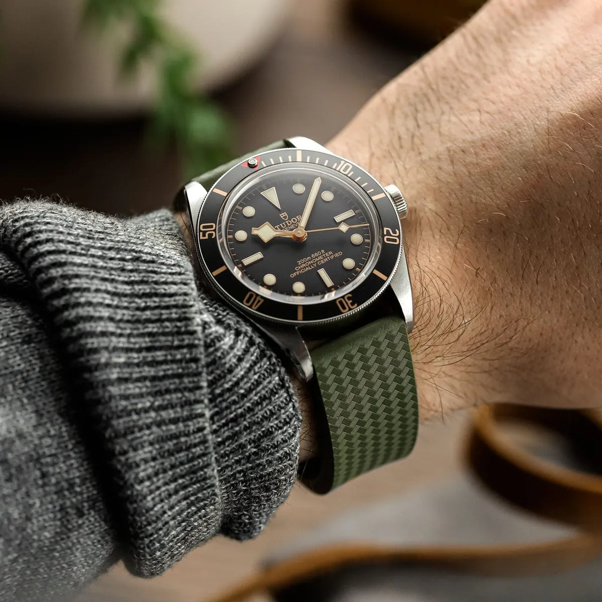 WatchGecko 400 Italian Rubber Divers Reversible Watch Strap - Military Green - IP Black